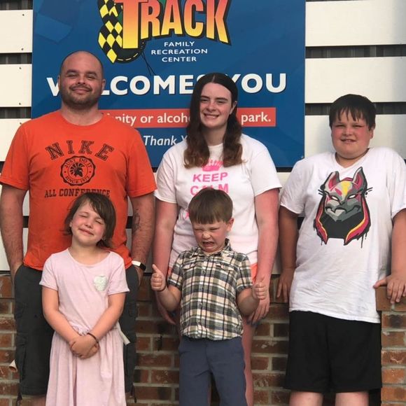 Meet your Posher, Danielle - Picture 1 of 1